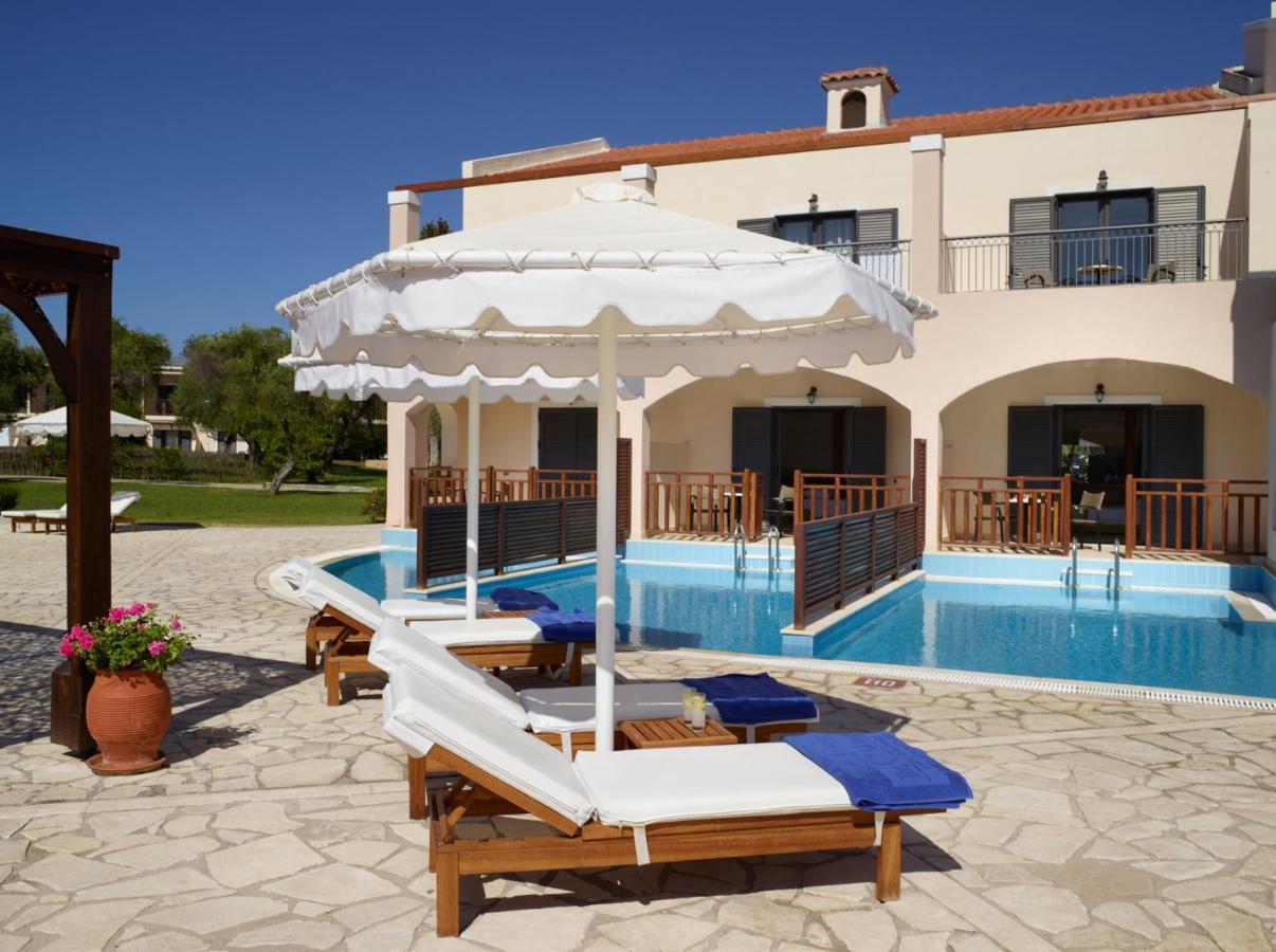 Roda Beach Resort & Spa Bagian luar foto