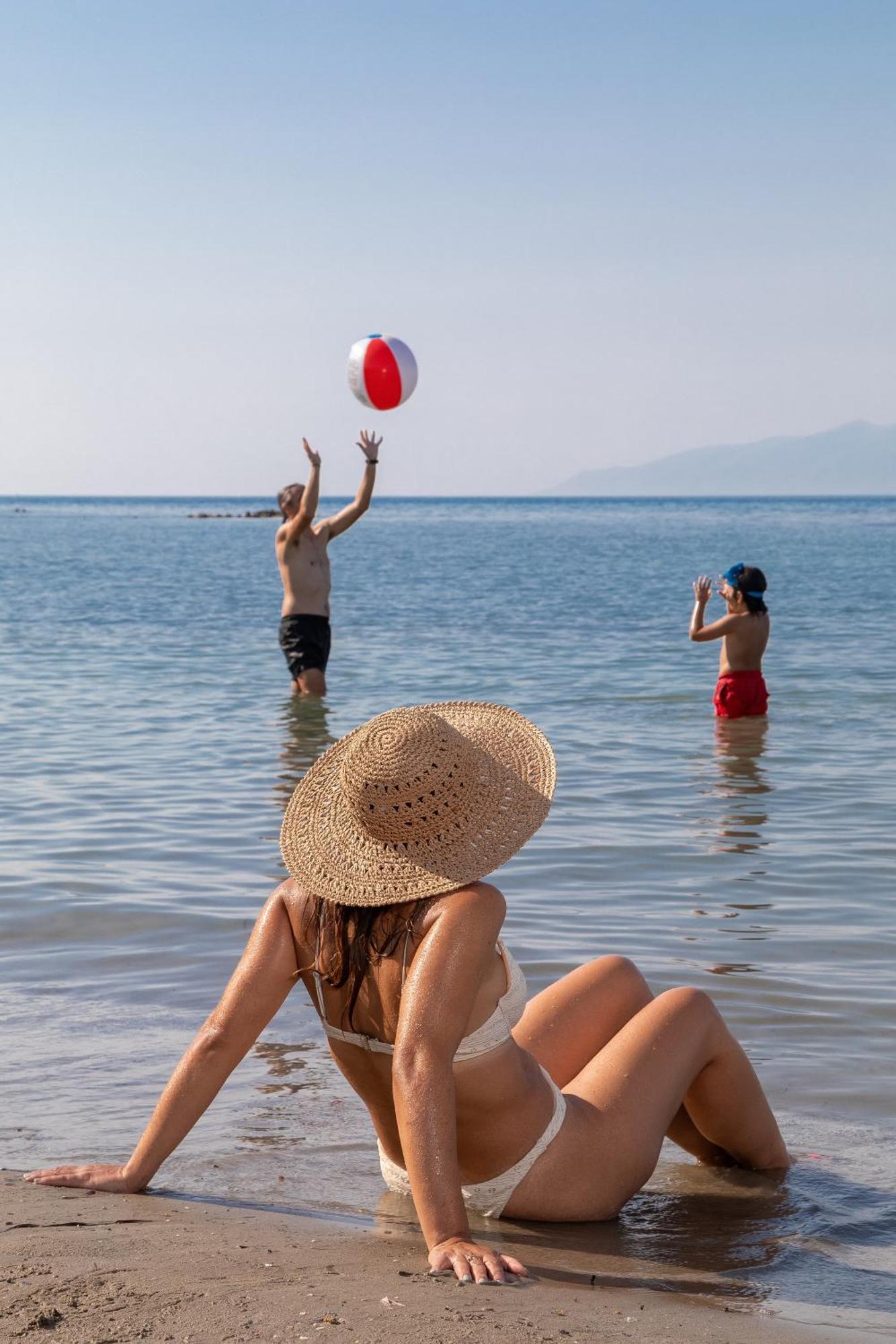 Roda Beach Resort & Spa Bagian luar foto
