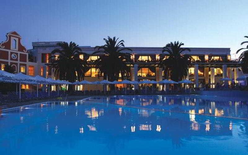 Roda Beach Resort & Spa Bagian luar foto